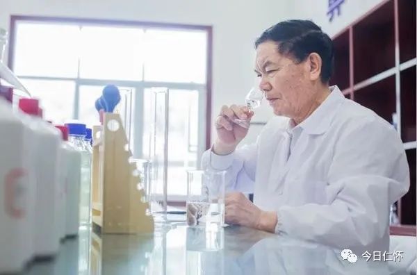為釀酒大師曹大明點(diǎn)贊！