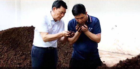 相遇小雪 ，父傳子酒業(yè)的“釀酒大師”以五谷精華與四季靈韻融合一體